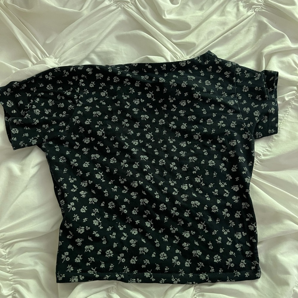 Crop Top - Picture 3 of 4
